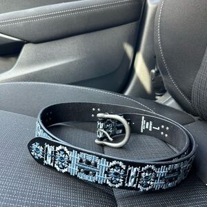 Lucky Brand Women’s Black and Blue Embroidered Belt